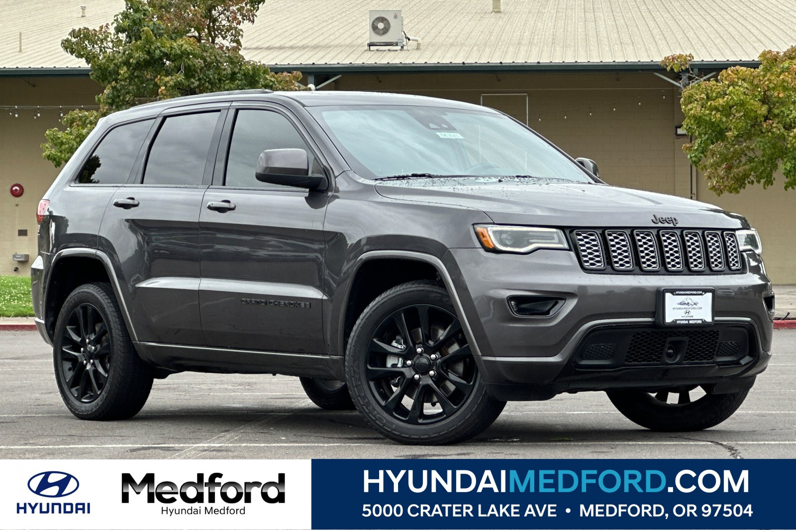 Used 2021 Jeep Grand Cherokee Laredo X AWD/4WD image 1