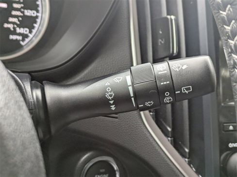 Used 2023 Subaru Forester Premium image 31
