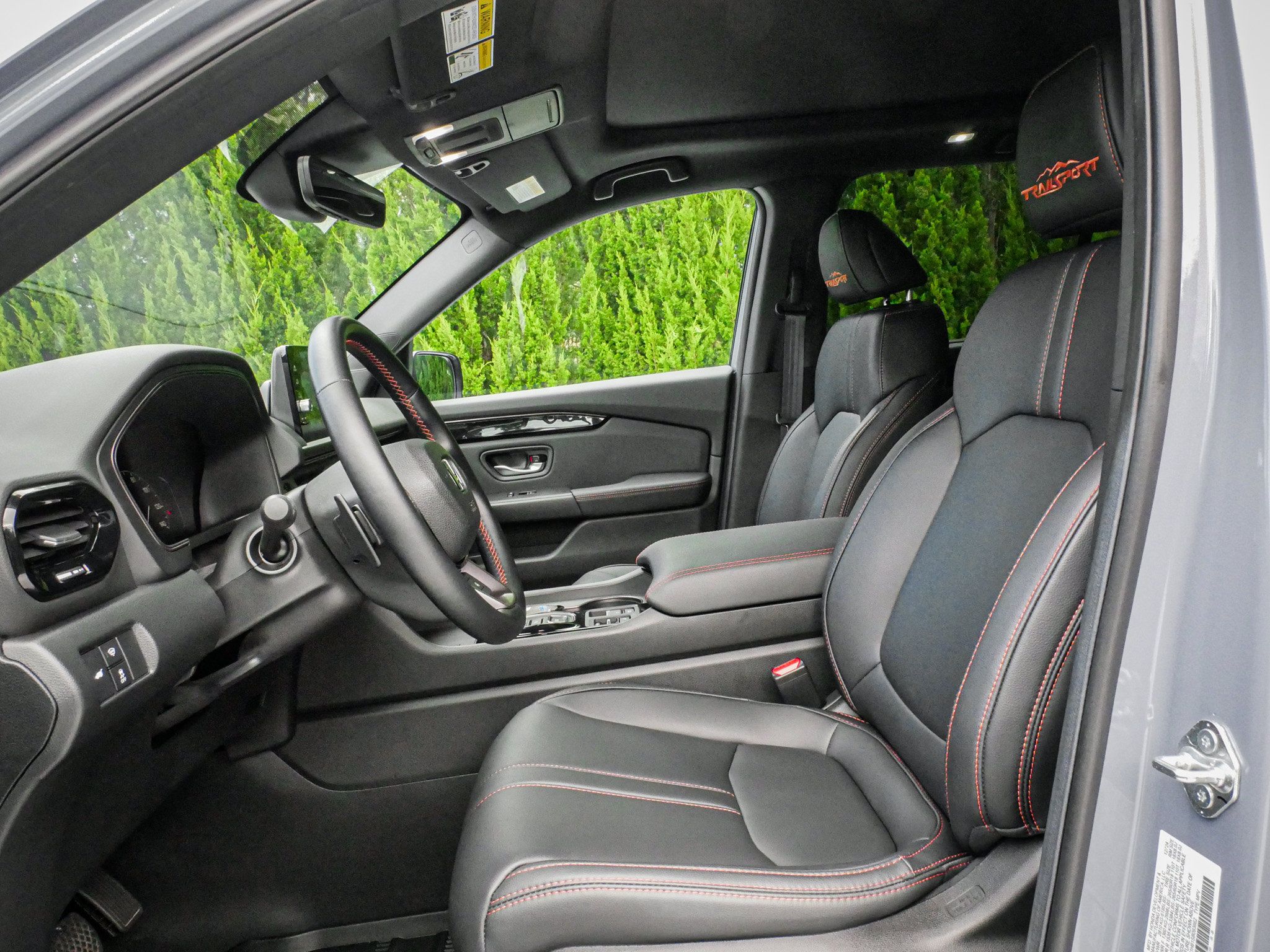 Certified 2025 Honda Pilot TrailSport image 16