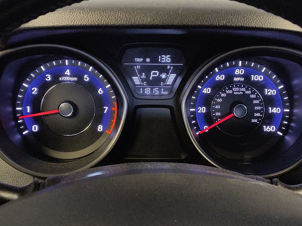 Used 2015 Hyundai Elantra Limited w/ Option Group 05 FWD image 23