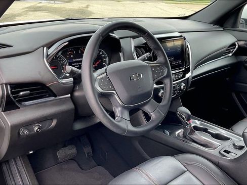 Used 2023 Chevrolet Traverse RS FWD image 14