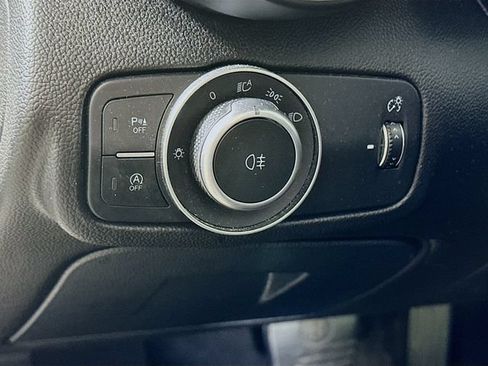 Used 2018 Alfa Romeo Giulia AWD image 13