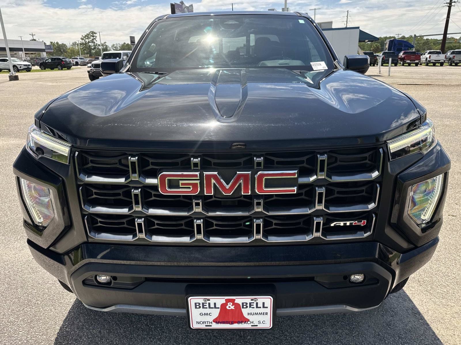 Used 2023 GMC Canyon AT4 w/ AT4 Premium Package AWD/4WD image 9