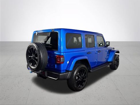 Used 2024 Jeep Wrangler Unlimited Sahara w/ Technology Group AWD/4WD image 6