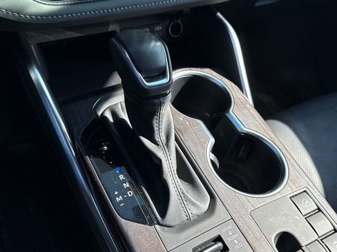 Used 2023 Toyota Highlander Limited image 33