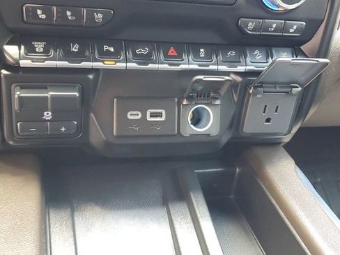 Used 2022 GMC Sierra 2500 Denali w/ Denali Ultimate Package AWD/4WD image 25