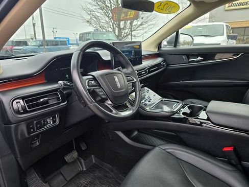 Used 2023 Lincoln Nautilus Reserve image 11