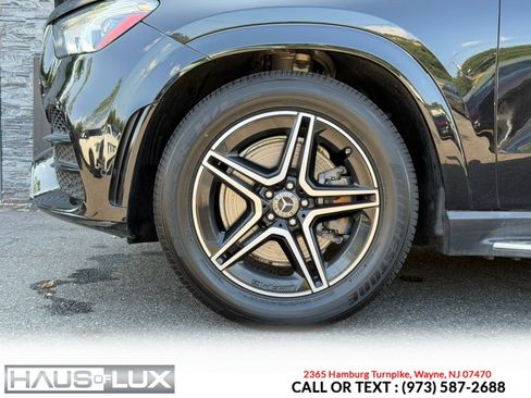 Used 2021 Mercedes-Benz GLE 450 4MATIC w/ AMG Line Exterior image 9