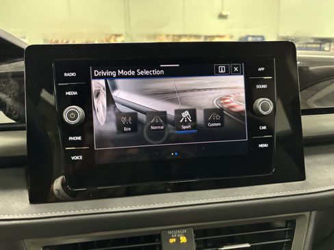 New 2025 Volkswagen Taos SE image 20