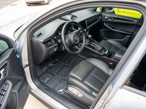 Used 2022 Porsche Macan image 8