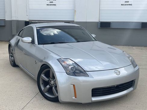 Used 2005 Nissan 350Z Performance RWD image 1