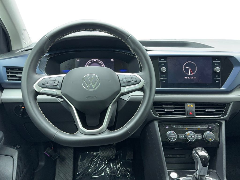Used 2024 Volkswagen Taos SE FWD image 17