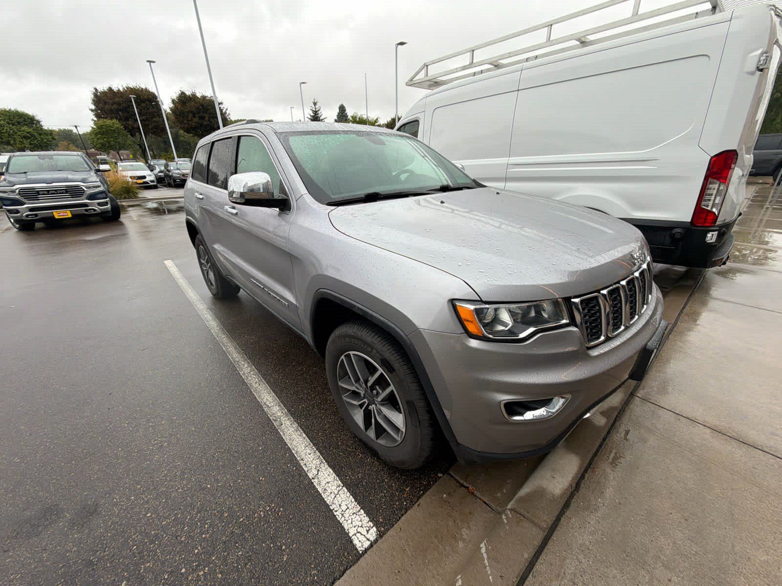 Used 2019 Jeep Grand Cherokee Limited w/ Trailer Tow Group IV AWD/4WD image 2