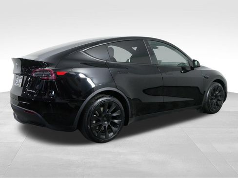 Used 2024 Tesla Model Y Long Range AWD/4WD image 10