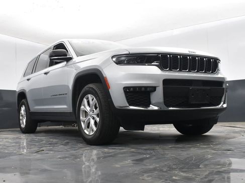 Used 2023 Jeep Grand Cherokee L Limited image 30