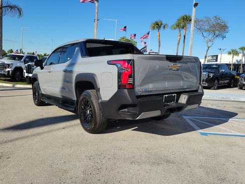 Used 2026 Chevrolet Silverado EV LT image 7
