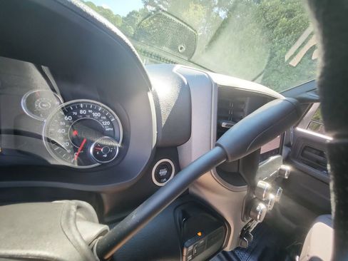 Used 2024 RAM 3500 Tradesman w/ Chrome Appearance Group image 20