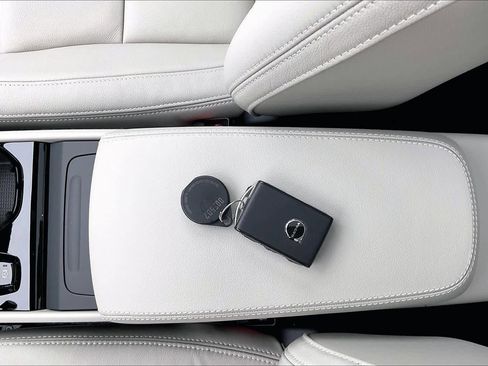 New 2026 Volvo XC40 B5 Plus w/ Protection Package Premier image 34