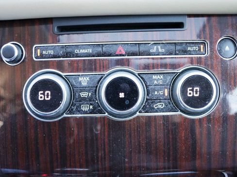 Used 2015 Land Rover Range Rover HSE image 40