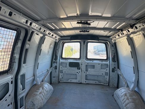 Used 2015 Chevrolet Express 2500 image 5