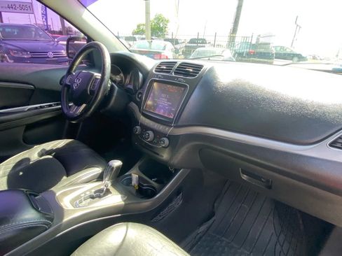 Used 2015 Dodge Journey Crossroad w/ Flexible Seating Group image 12