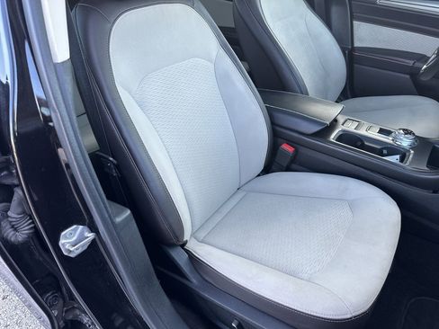 Used 2019 Ford Fusion SE w/ Equipment Group 151A image 57