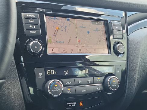 Used 2022 Nissan Rogue Sport SL FWD image 28