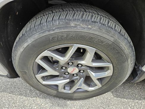 Used 2022 GMC Sierra 1500 SLT image 11