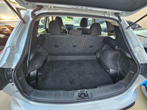 Used 2019 Nissan Rogue Sport S image 14