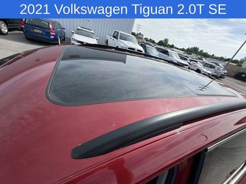 Used 2021 Volkswagen Tiguan SE w/ Panoramic Sunroof Package AWD/4WD image 10