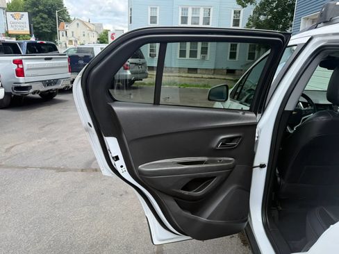Used 2019 Chevrolet Trax Premier AWD/4WD image 36