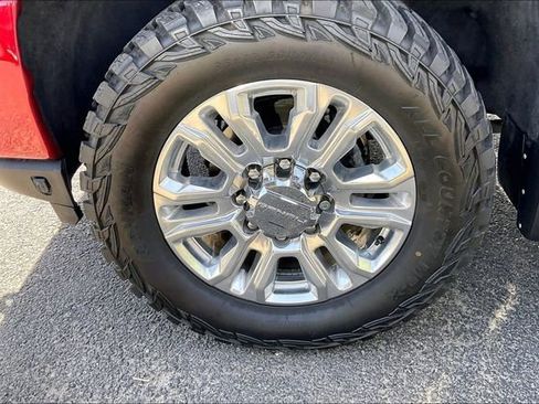 Used 2023 GMC Sierra 2500 Denali w/ Denali Ultimate Package AWD/4WD image 8