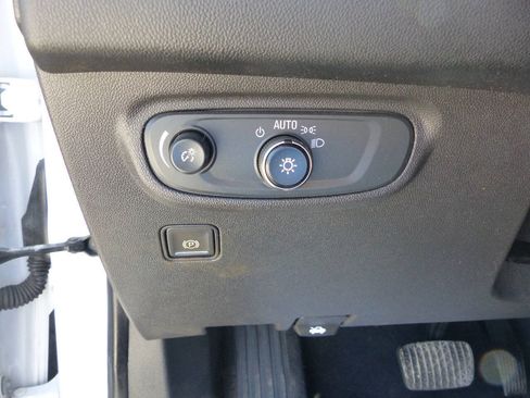 Used 2020 GMC Terrain SLE AWD/4WD image 23