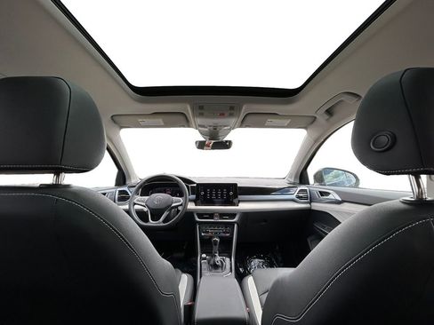 New 2025 Volkswagen Taos SEL image 25