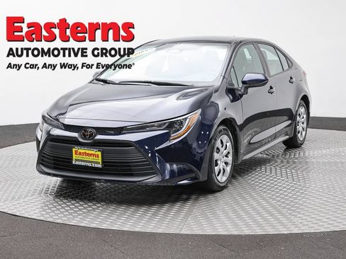 Used 2024 Toyota Corolla LE FWD image 1