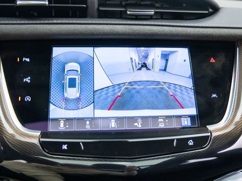 Certified 2024 Cadillac XT6 Premium Luxury w/ Platinum Package image 30