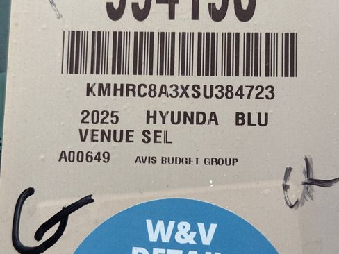 Used 2025 Hyundai Venue SEL FWD image 3