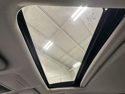 Used 2023 Honda Accord EX-L image 29