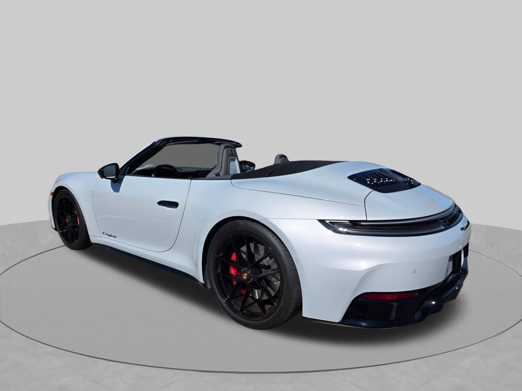 Used 2026 Porsche 911 Carrera GTS RWD image 9