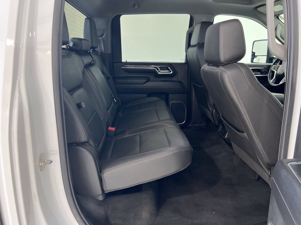Used 2024 Chevrolet Silverado 2500 LTZ AWD/4WD image 24