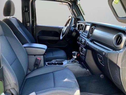 Used 2022 Jeep Wrangler Sport AWD/4WD image 22
