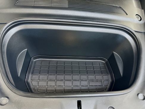 Used 2021 Tesla Model Y Long Range AWD/4WD image 36