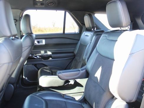Used 2022 Ford Explorer ST image 29