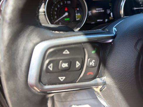 Used 2023 Jeep Wrangler Unlimited Sahara w/ Cold Weather Group AWD/4WD image 30