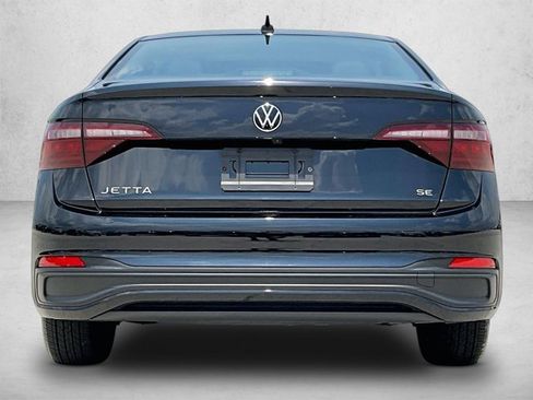 Used 2023 Volkswagen Jetta SE w/ Panoramic Sunroof Package FWD image 4