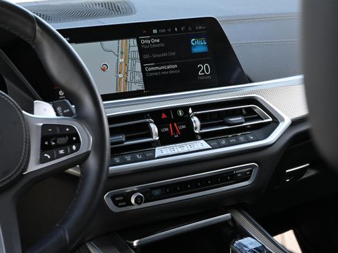 Certified 2023 BMW X5 xDrive45e w/ Executive Package image 33