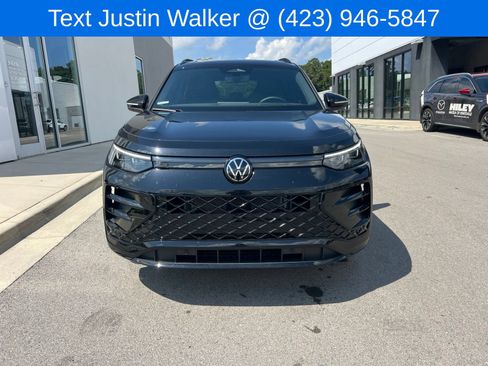 Certified 2026 Volkswagen Tiguan SE R-Line FWD image 2