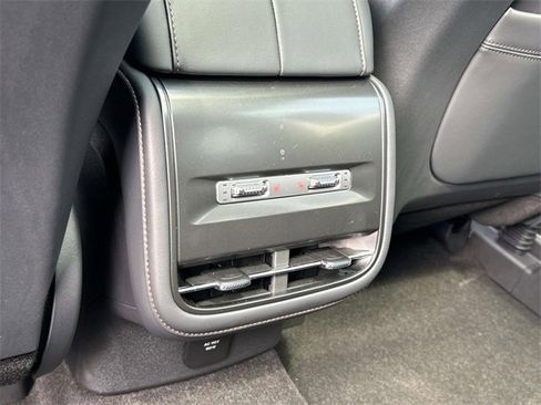 New 2025 Lincoln Nautilus Premier w/ Equipment Group 102A image 17