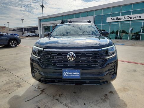 New 2026 Volkswagen Atlas Cross Sport SEL R-Line image 2