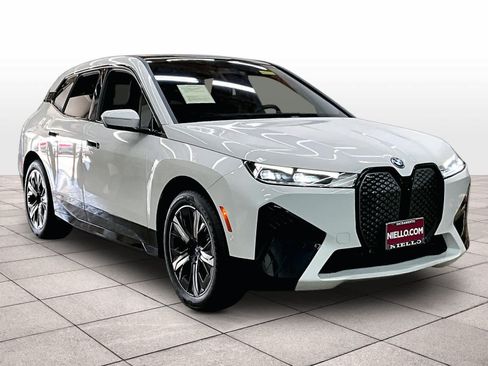 Used 2024 BMW iX xDrive50 w/ Sport Package AWD/4WD image 2